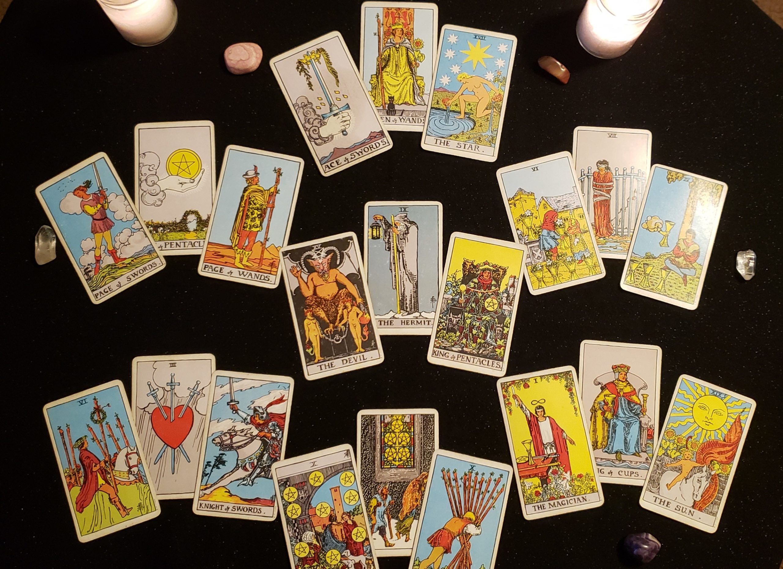 Psychic FAQ: Do Mediums Use Tarot Cards? | Ponirevo